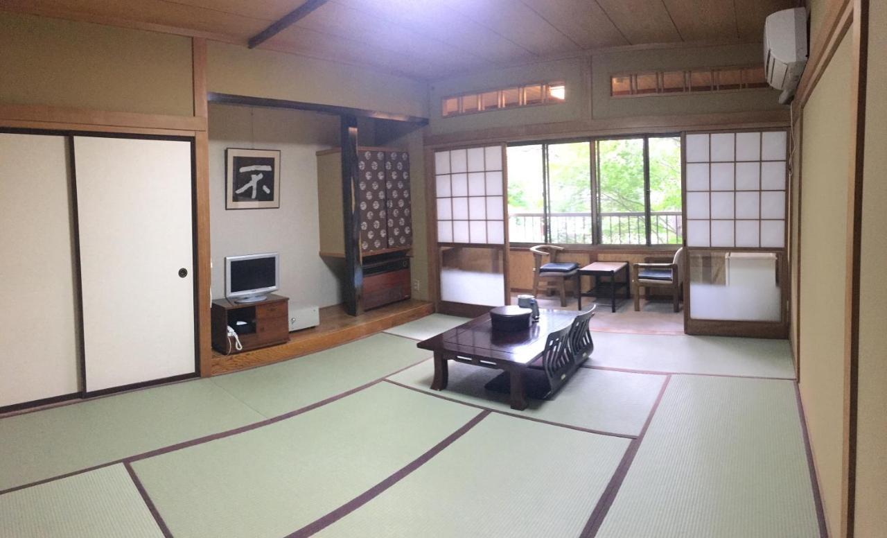 Ele Hotel Onsen Ryokufutei Kusatsu  Bagian luar foto