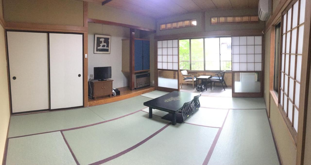 Ele Hotel Onsen Ryokufutei Kusatsu  Bagian luar foto