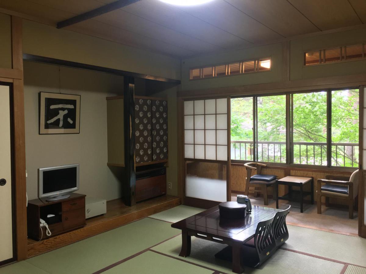 Ele Hotel Onsen Ryokufutei Kusatsu  Bagian luar foto