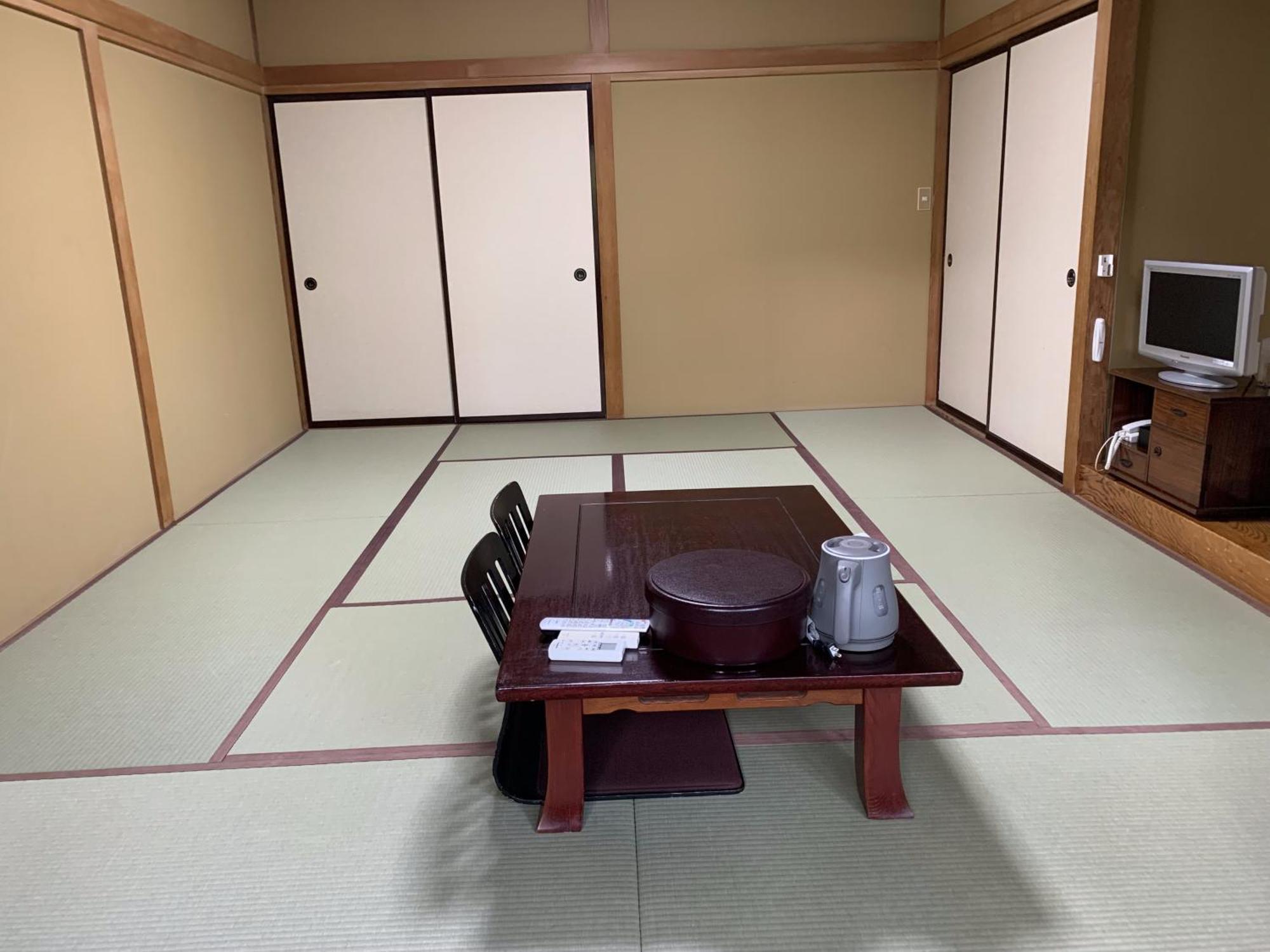 Ele Hotel Onsen Ryokufutei Kusatsu  Bagian luar foto