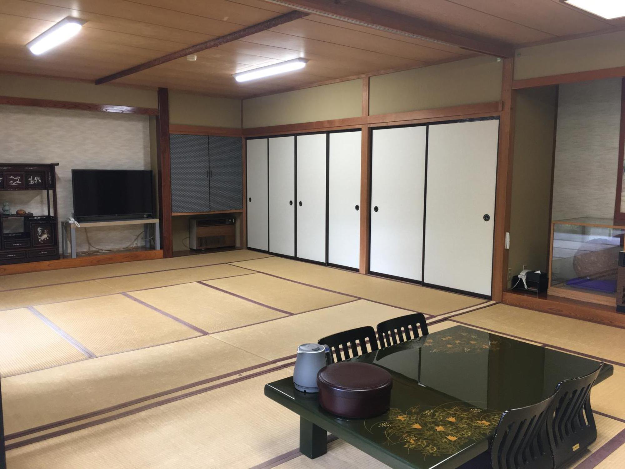 Ele Hotel Onsen Ryokufutei Kusatsu  Bagian luar foto